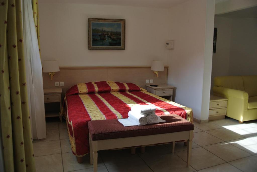 Hotel Residence San Pieru Tarcu Phòng bức ảnh
